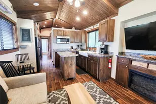 300 Park Ave, Staples, TX 78670 - Photo 4