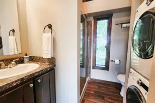 300 Park Ave, Staples, TX 78670 - Photo 20