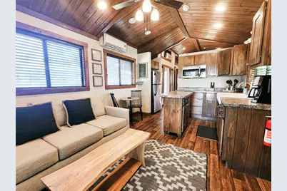 300 Park Avenue, Staples, TX 78670 - Photo 6