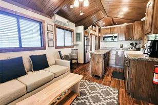 300 Park Ave, Staples, TX 78670 - Photo 6