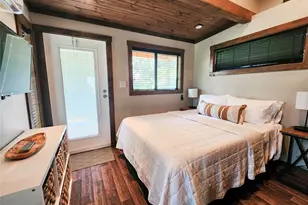 300 Park Ave, Staples, TX 78670 - Photo 12