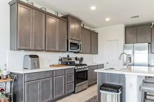 1011 Sandra Ann Wy, Hutto, TX 78634 - Photo 8