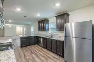 136 Allington Cir, Jarrell, TX 76537 - Photo 4