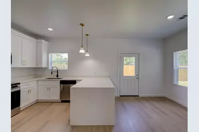 230 Brown St #B, Elgin, TX 78621 - Photo 8