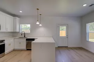 230 Brown St, Elgin, TX 78621 - Photo 8