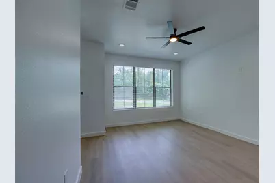 230 Brown St #B, Elgin, TX 78621 - Photo 4