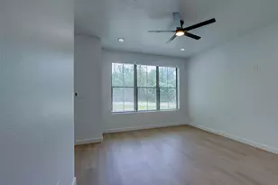 230 Brown St, Elgin, TX 78621 - Photo 4
