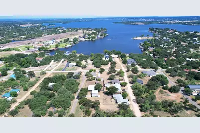 135 E Hickory Drive, Granite Shoals, TX 78654 - Photo 2