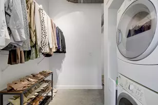 2124 E 6th Street E, Austin, TX 78702 - Photo 14