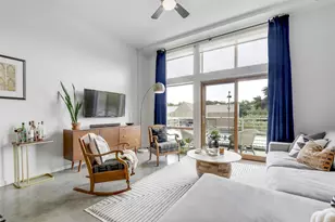 2124 E 6th Street E, Austin, TX 78702 - Photo 2