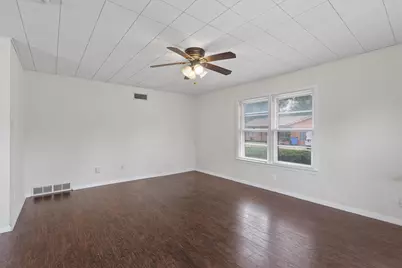 1119 Kent Street, Taylor, TX 76574 - Photo 4