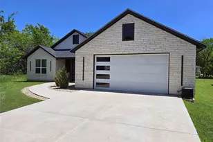 109 Kipapa Ct, Bastrop, TX 78602 - Photo 1