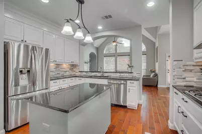 12221 Montclair Bend, Austin, TX 78732 - Photo 10