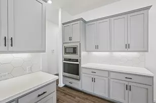 317 Independence Dr, Kyle, TX 78640 - Photo 8