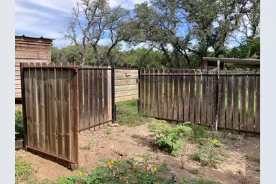 1050 Harmon Hills Road, Dripping Springs, TX 78620 - Photo 22