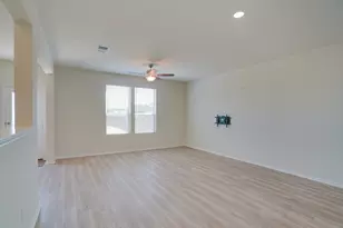 1109 Paradise Cyn Cv, Jarrell, TX 76537 - Photo 4