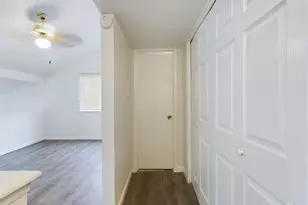 2124 Burton Dr, Austin, TX 78741 - Photo 14