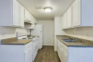 2124 Burton Dr, Austin, TX 78741 - Photo 10