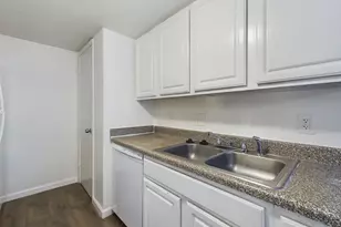 2124 Burton Dr, Austin, TX 78741 - Photo 12