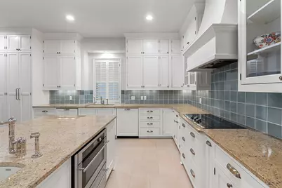 327 Meadowlakes Drive, Meadowlakes, TX 78654 - Photo 8