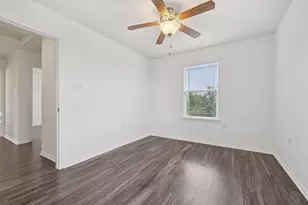 11013 Helms Deep Dr, Austin, TX 78754 - Photo 28