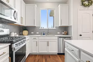 290 Bayberry Cir, Buda, TX 78610 - Photo 4
