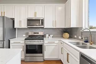 290 Bayberry Cir, Buda, TX 78610 - Photo 12