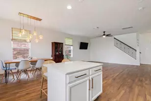 290 Bayberry Cir, Buda, TX 78610 - Photo 6