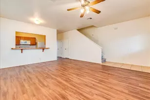 126 Sandstone Dr, Jarrell, TX 76537 - Photo 4
