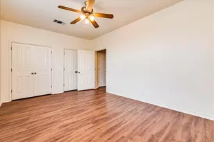 126 Sandstone Dr, Jarrell, TX 76537 - Photo 6