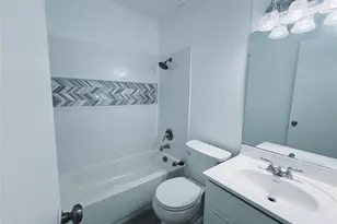 9906 Hundred Oaks Cir, Austin, TX 78750 - Photo 10