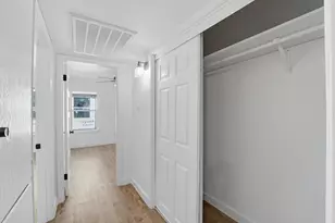 2124 Burton Dr, Austin, TX 78741 - Photo 18