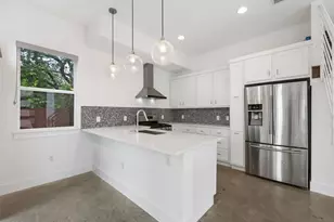 513 W Croslin St, Austin, TX 78752 - Photo 14