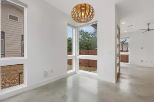 513 W Croslin St, Austin, TX 78752 - Photo 10