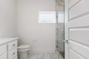 513 W Croslin St, Austin, TX 78752 - Photo 30
