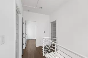 513 W Croslin St, Austin, TX 78752 - Photo 26