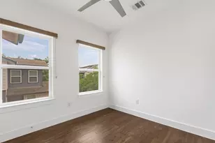 513 W Croslin St, Austin, TX 78752 - Photo 28