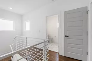 513 W Croslin St, Austin, TX 78752 - Photo 20