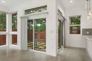 513 W Croslin St, Austin, TX 78752 - Photo 12