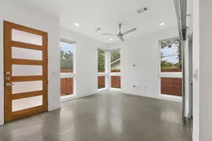 513 W Croslin St, Austin, TX 78752 - Photo 4