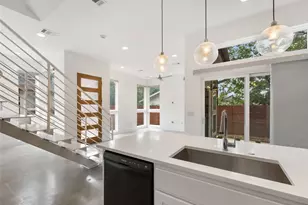 513 W Croslin St, Austin, TX 78752 - Photo 16