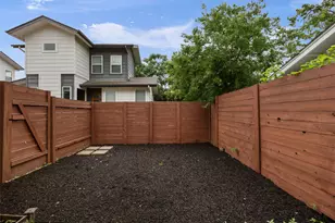 513 W Croslin St, Austin, TX 78752 - Photo 36
