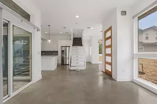 513 W Croslin St, Austin, TX 78752 - Photo 8