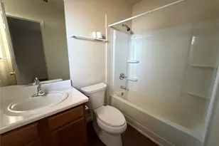 1510 S Medina St, Lockhart, TX 78644 - Photo 10