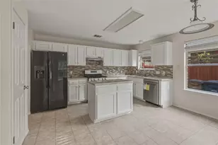 9341 Bernoulli Dr, Austin, TX 78748 - Photo 2