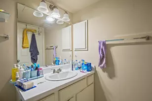 501 W 26th St, Austin, TX 78705 - Photo 8