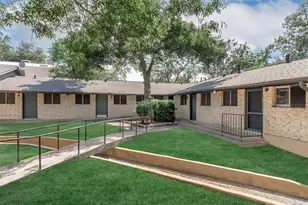 609 E 45th St, Austin, TX 78751 - Photo 14