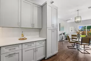 304 Blackson Ave, Austin, TX 78752 - Photo 8