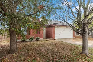 281 Leonardo St, Kyle, TX 78640 - Photo 2