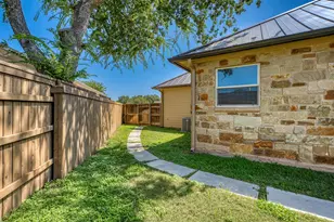 804 Four Oaks Ln, Marble Falls, TX 78654 - Photo 24